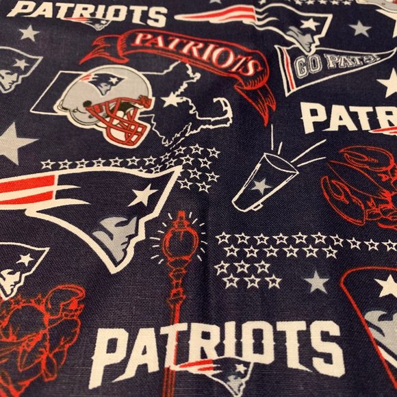 Team Fabric Logo Patriots 1 yard increments 45" wide - Picture 1 of 2